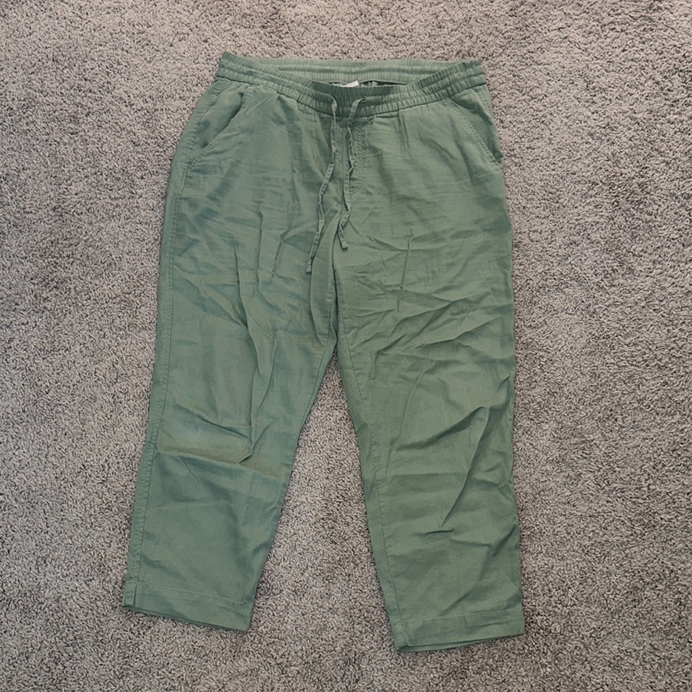 Gap Women’s Light Green “Easy Pant” Capri in Size Large